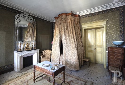 character properties France languedoc roussillon   - 17