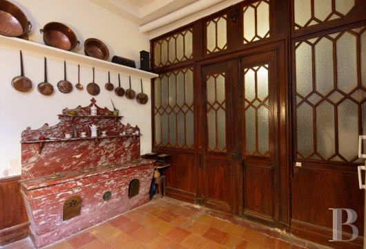 character properties France languedoc roussillon   - 15