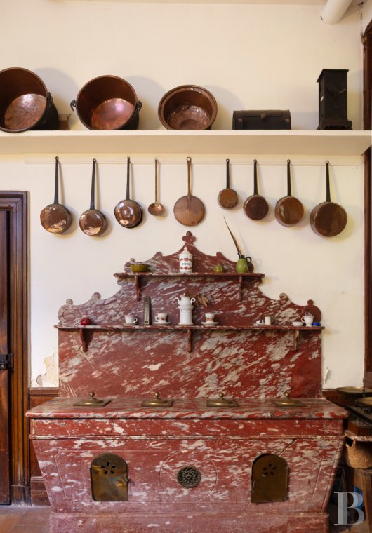 character properties France languedoc roussillon   - 14