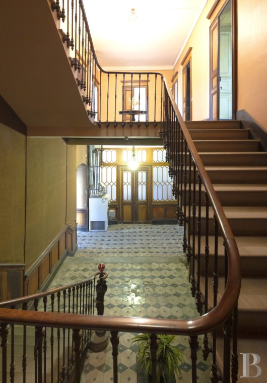 character properties France languedoc roussillon   - 7