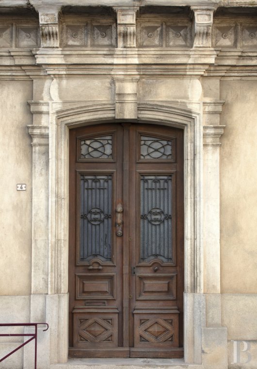 character properties France languedoc roussillon   - 3