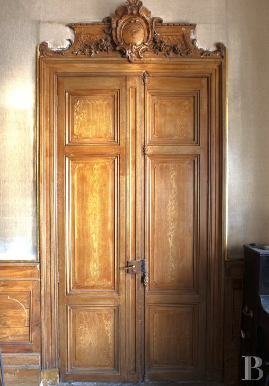 character properties France languedoc roussillon   - 11