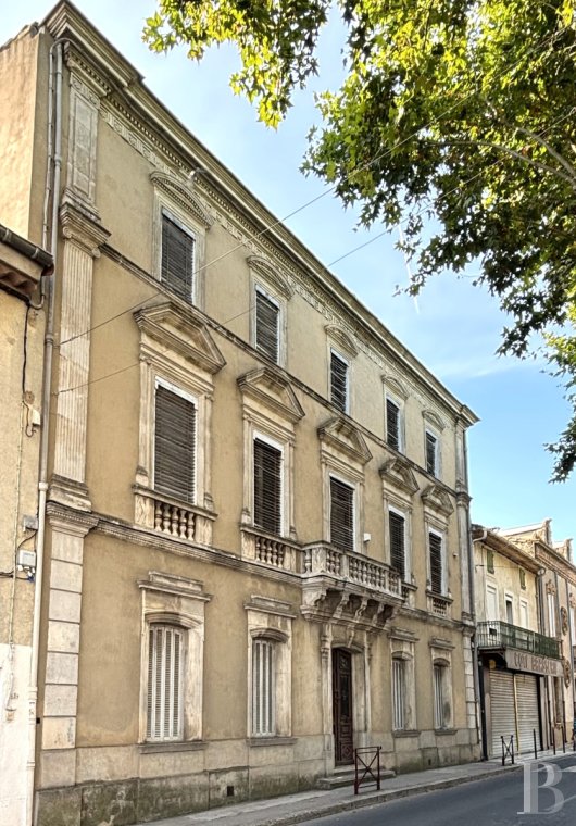 character properties France languedoc roussillon   - 2