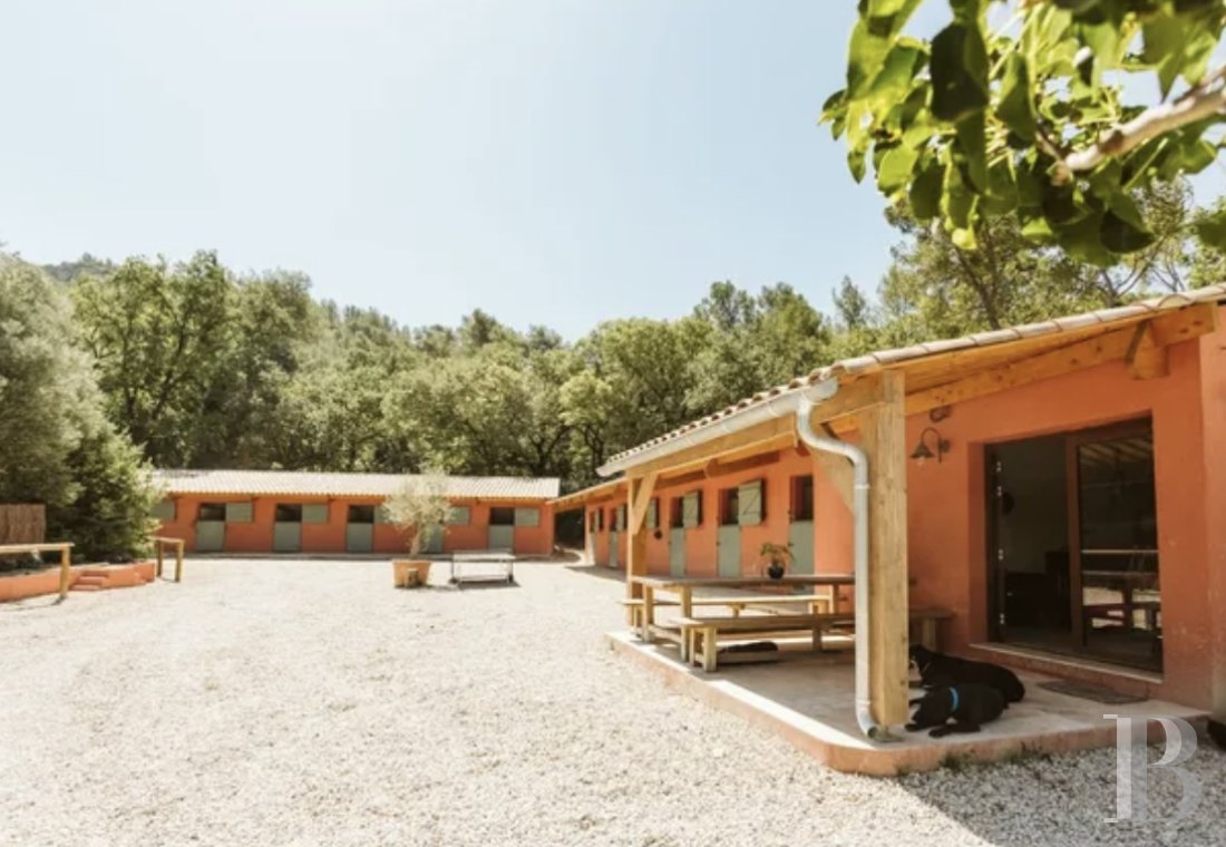 An estate dedicated to holidays and horse riding between Aubagne and Saint-Cyr-sur-Mer in the Bouches-du-Rhône department  - photo  n°37