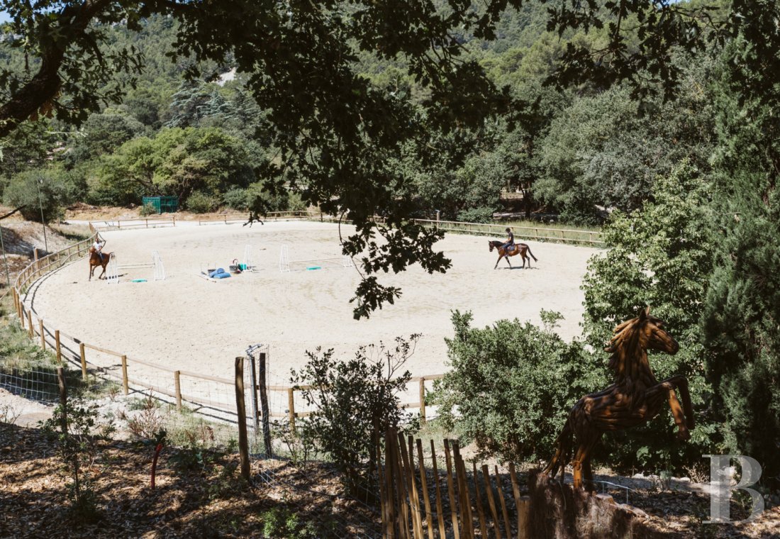 An estate dedicated to holidays and horse riding between Aubagne and Saint-Cyr-sur-Mer in the Bouches-du-Rhône department  - photo  n°5