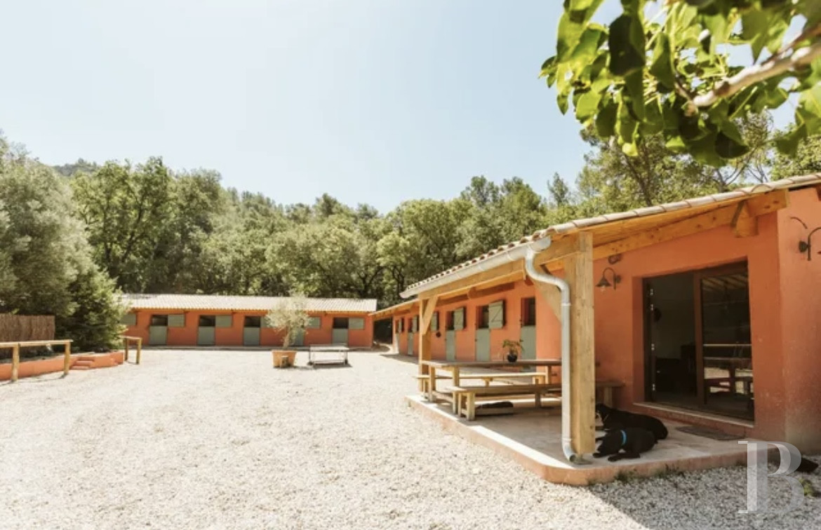 An estate dedicated to holidays and horse riding between Aubagne and Saint-Cyr-sur-Mer in the Bouches-du-Rhône department  - photo  n°37