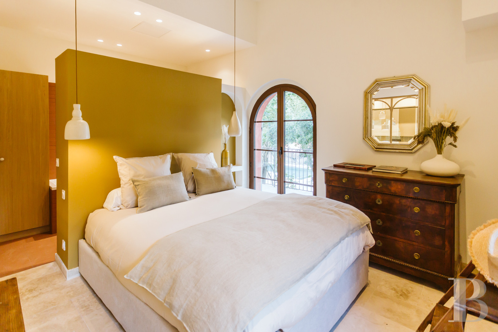 An estate dedicated to holidays and horse riding between Aubagne and Saint-Cyr-sur-Mer in the Bouches-du-Rhône department  - photo  n°15