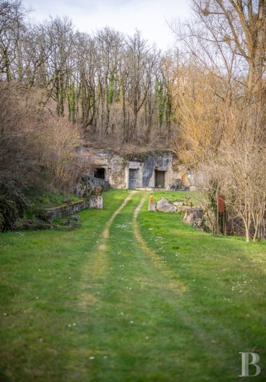 character properties France poitou charentes   - 8