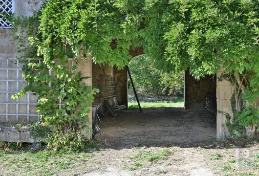 demeures et maisons a vendre france bourgogne   - 24