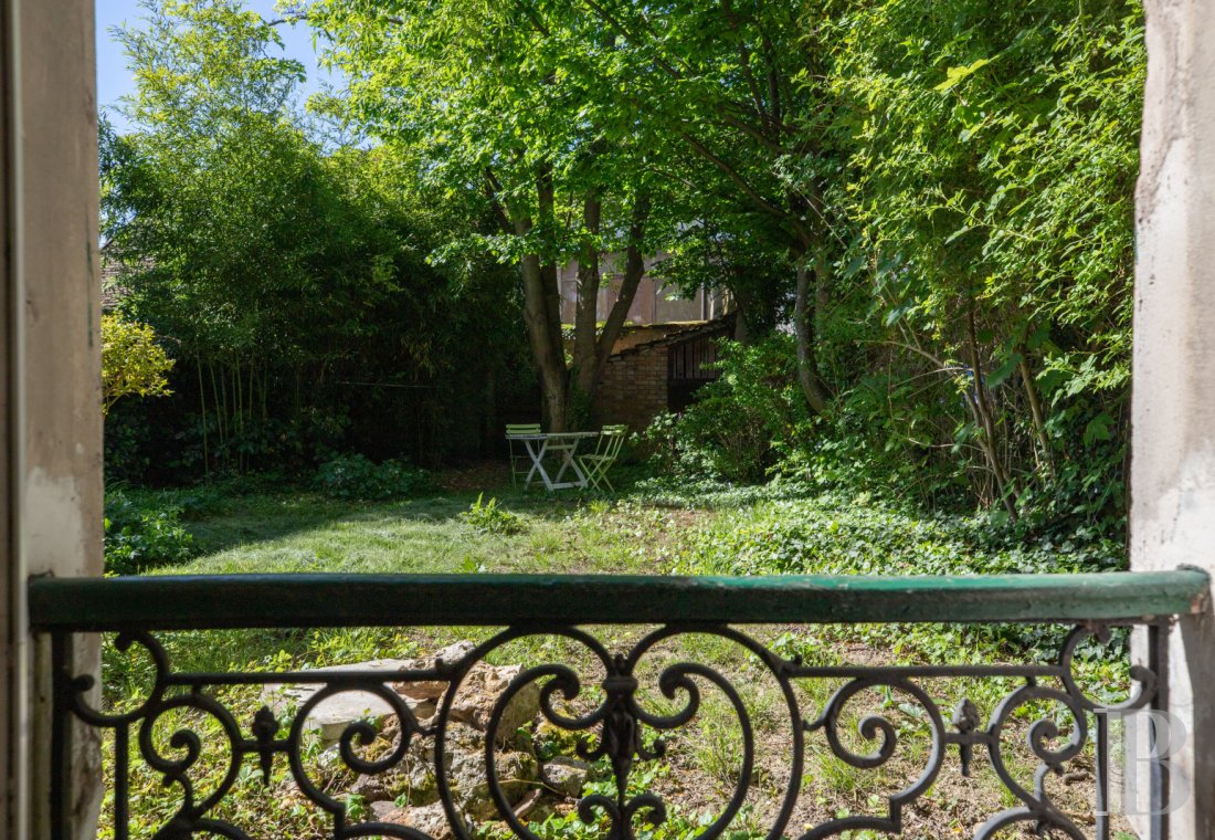 character properties France ile de france   - 13