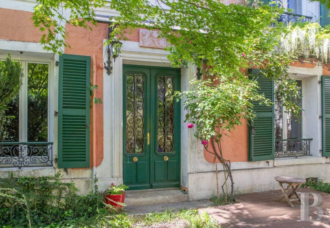 character properties France ile de france   - 2