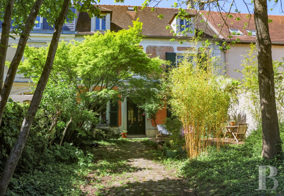 character properties France ile de france   - 1