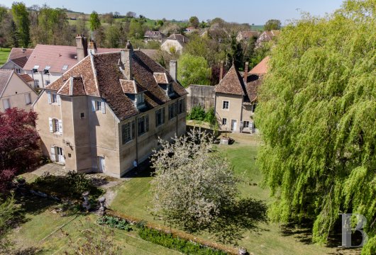 franche-comte - An 18th century country manor house and grounds,  all listed as historical monuments in the south of the Haute-Saône department, near Besançon