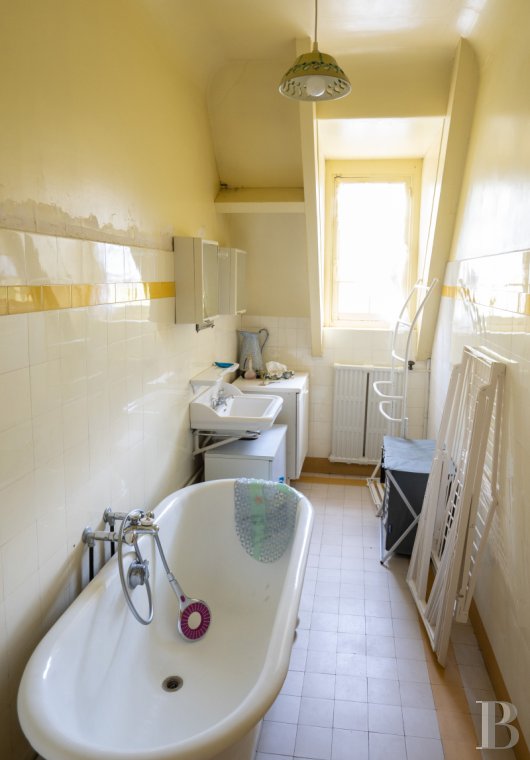 À Villiers-Adam, dans le Val d’Oise, une maison de famille de style anglo-normand dans son vaste parc  - photo  n°12