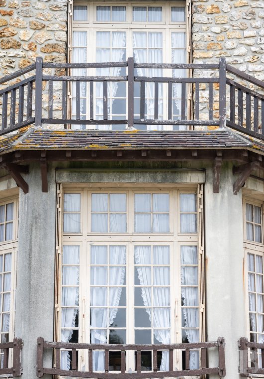 À Villiers-Adam, dans le Val d’Oise, une maison de famille de style anglo-normand dans son vaste parc  - photo  n°6