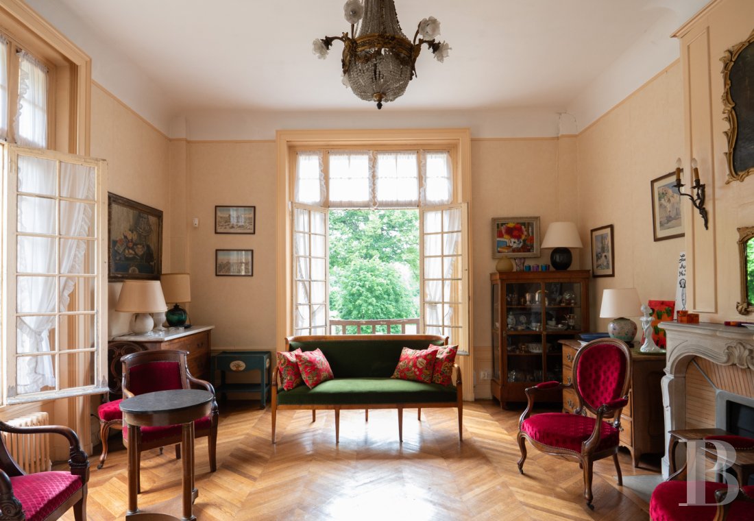 À Villiers-Adam, dans le Val d’Oise, une maison de famille de style anglo-normand dans son vaste parc  - photo  n°5
