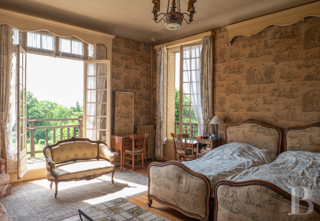 À Villiers-Adam, dans le Val d’Oise, une maison de famille de style anglo-normand dans son vaste parc  - photo  n°13