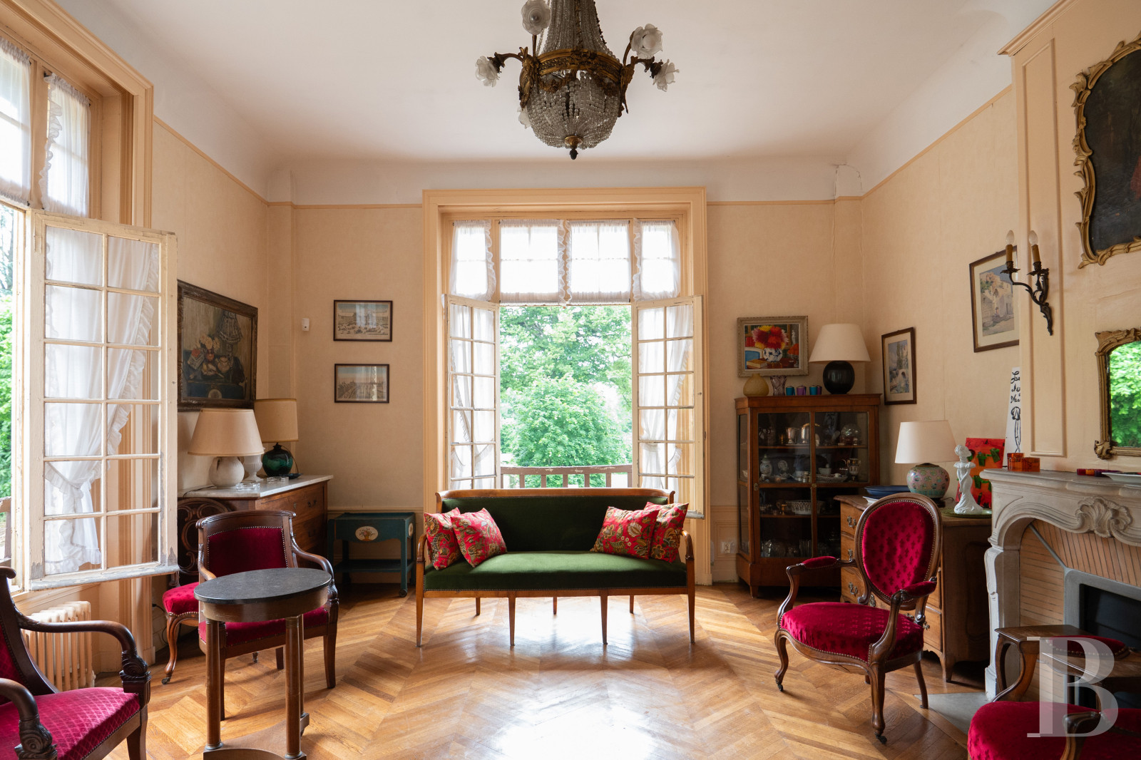 À Villiers-Adam, dans le Val d’Oise, une maison de famille de style anglo-normand dans son vaste parc  - photo  n°5