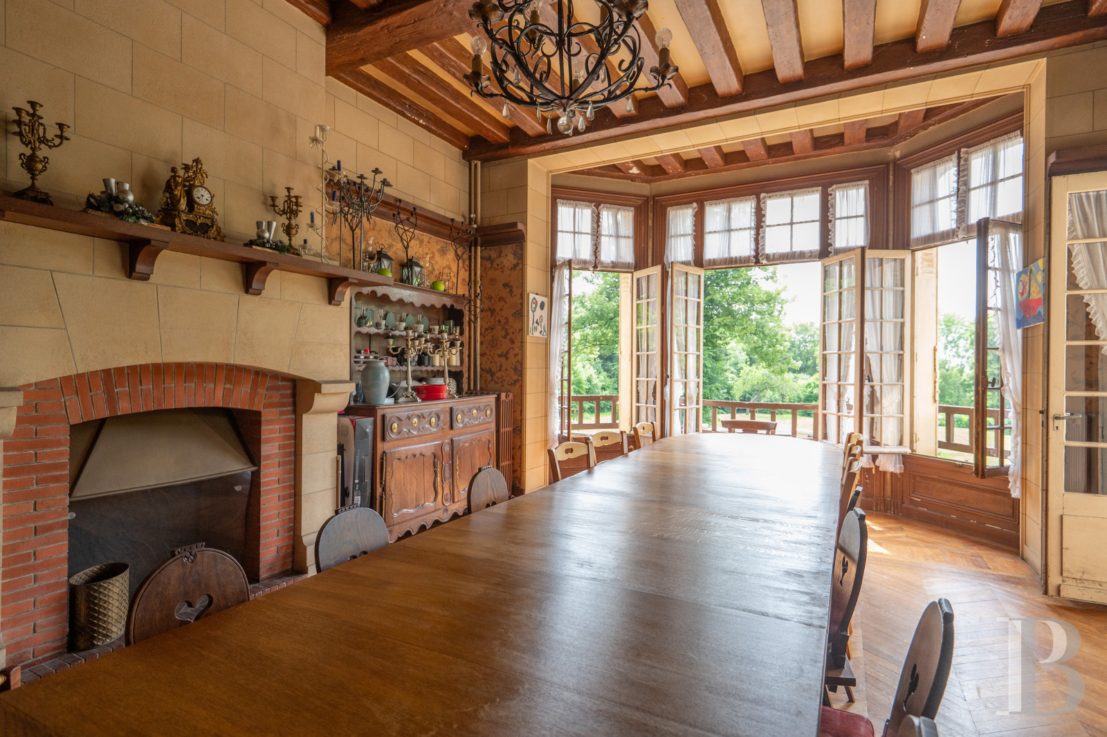 À Villiers-Adam, dans le Val d’Oise, une maison de famille de style anglo-normand dans son vaste parc  - photo  n°9