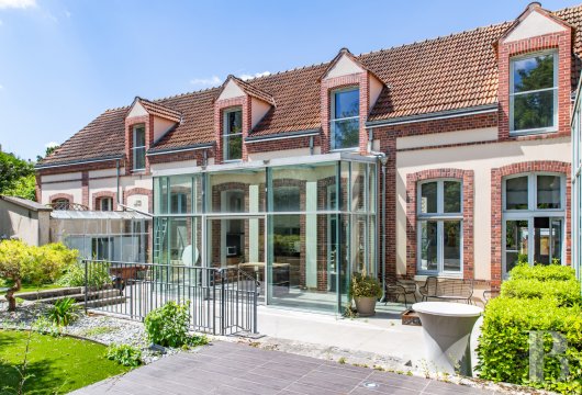 center-val-de-loire - A spacious, contemporary house in a historic town with a garden on the banks  of the River Eure, perfect for canoeing and relaxation, 1 hour west of Paris 