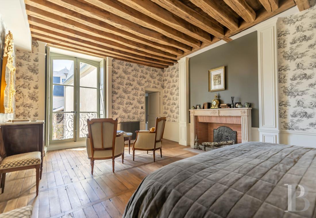 A 17th-century mansion in the centre of Blois - photo  n°12