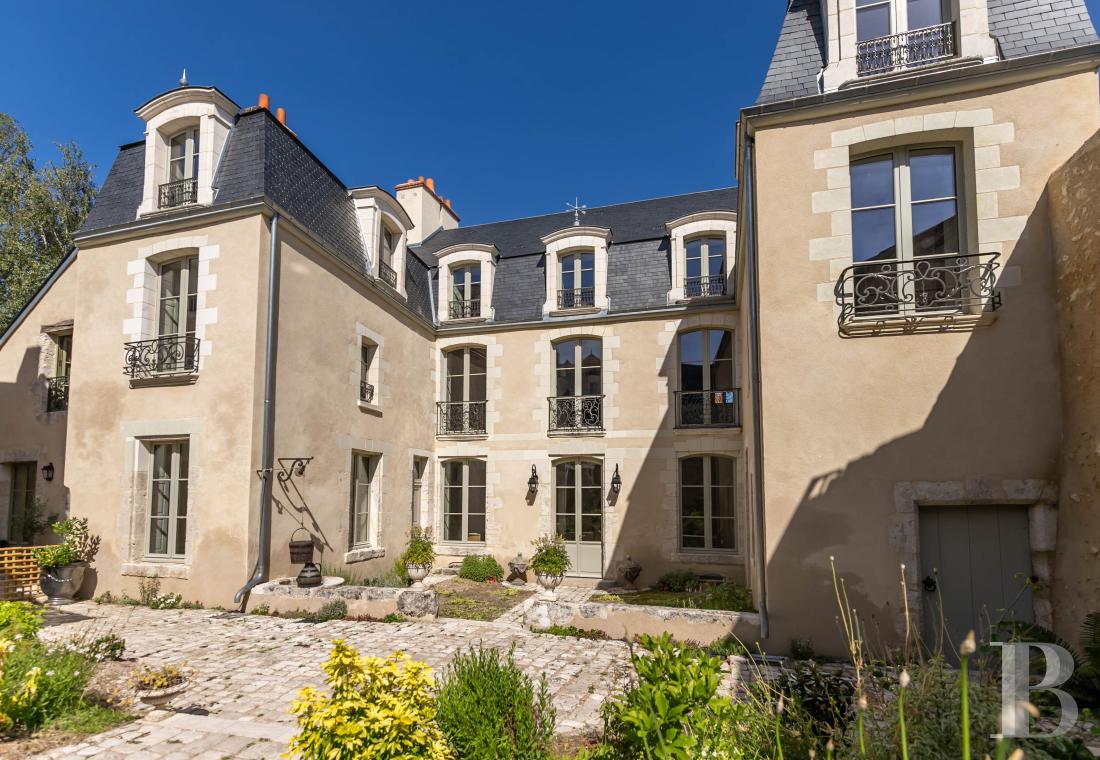 Dans le centre de Blois, un hôtel particulier du 17e siècle - photo  n°1