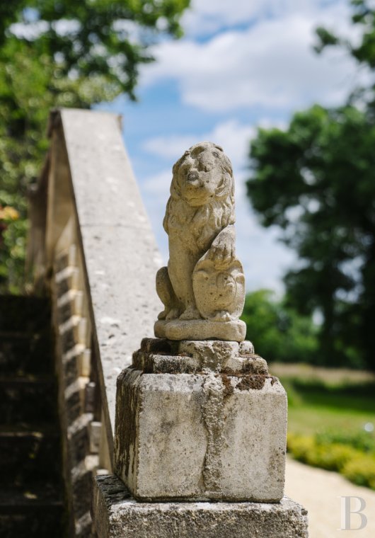 chateaux a vendre auvergne   - 4