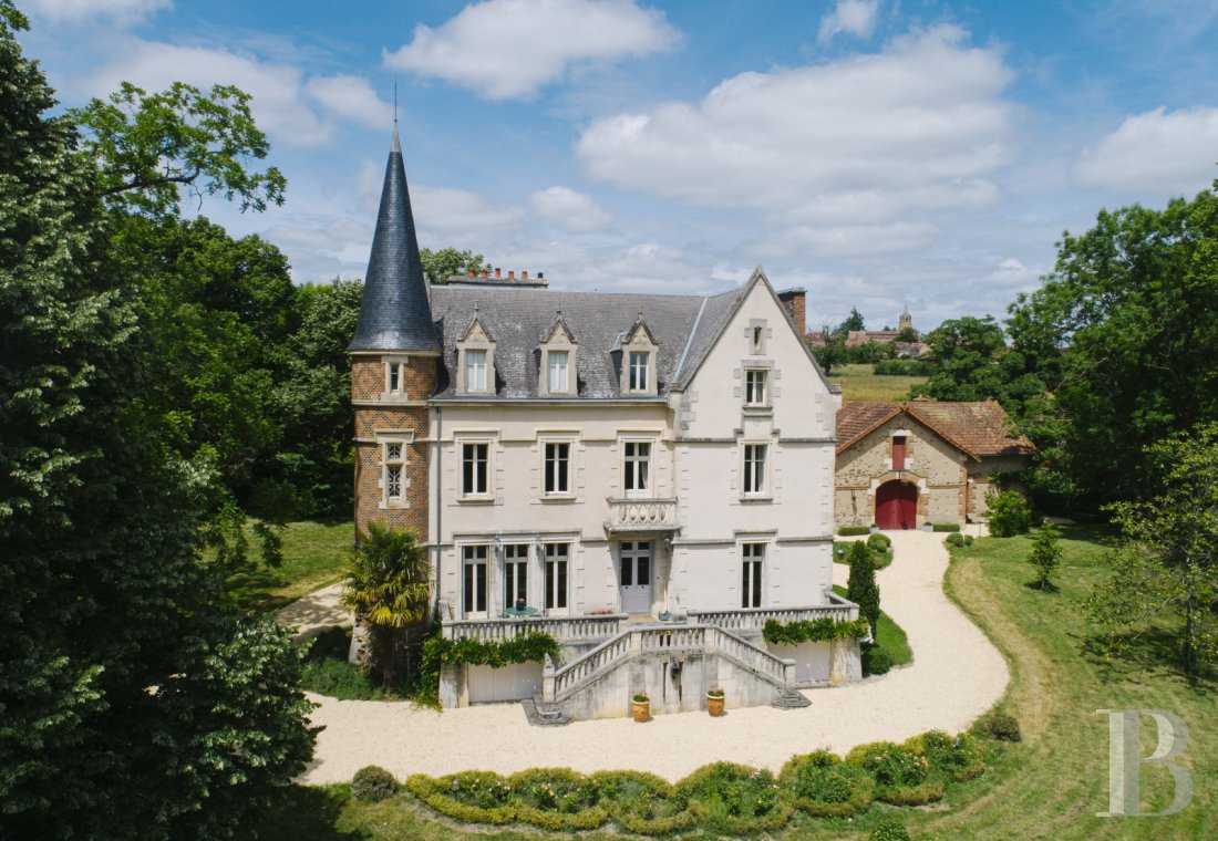 chateaux a vendre auvergne   - 1