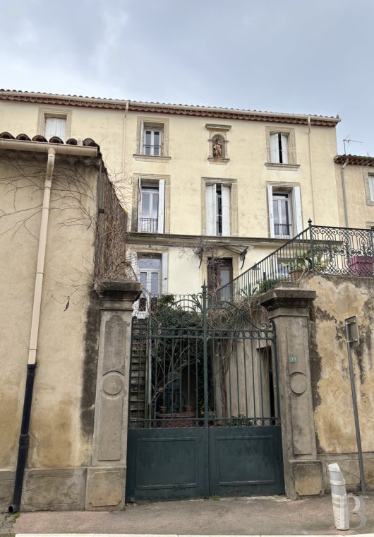 character properties France languedoc roussillon   - 3