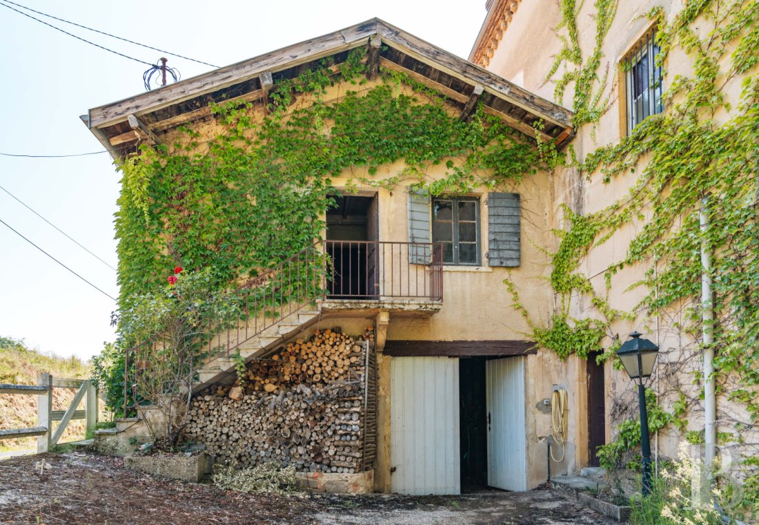 character properties France rhones alps   - 10