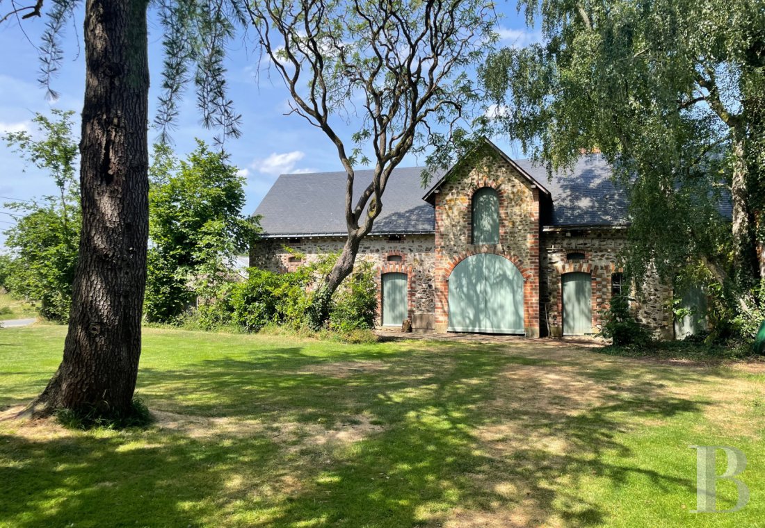 France mansions for sale pays de loire   - 13