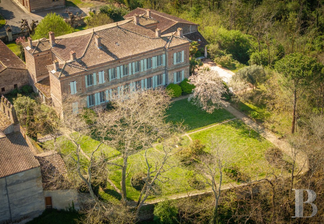 chateaux for sale France midi pyrenees   - 1 chateaux for sale France midi pyrenees   - 1