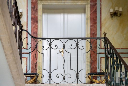centre-val-de-loire - A 2 h de Paris, au cœur des grands châteaux de la Loire,  un château et ses dépendances avec un potentiel de 50 chambres