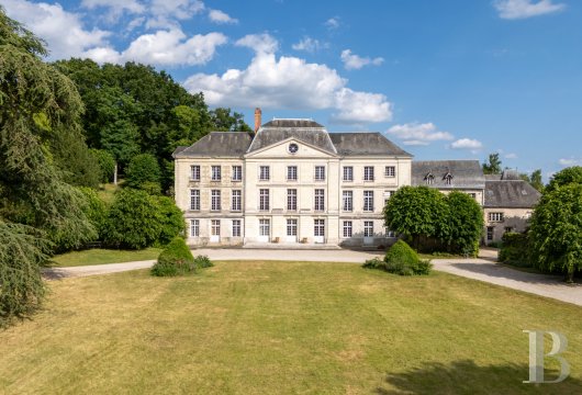 centre-val-de-loire - A 2 h de Paris, au cœur des grands châteaux de la Loire,  un château et ses dépendances avec un potentiel de 50 chambres