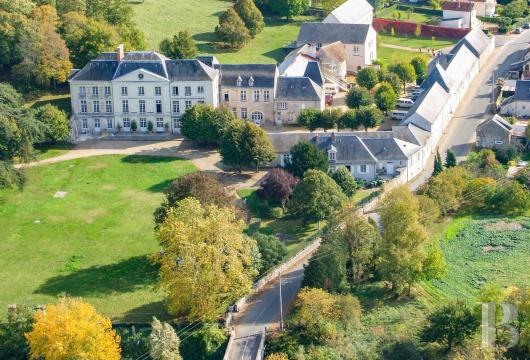 centre-val-de-loire - A 2 h de Paris, au cœur des grands châteaux de la Loire,  un château et ses dépendances avec un potentiel de 50 chambres