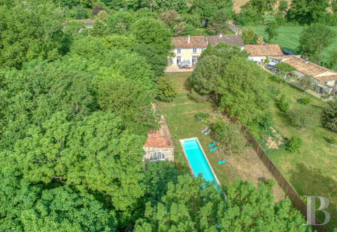 A renovated house on a wine-growing estate just outside La Rochelle in Charente-Maritime - photo  n°24