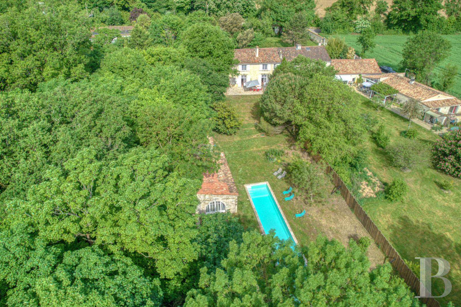 A renovated house on a wine-growing estate just outside La Rochelle in Charente-Maritime - photo  n°24