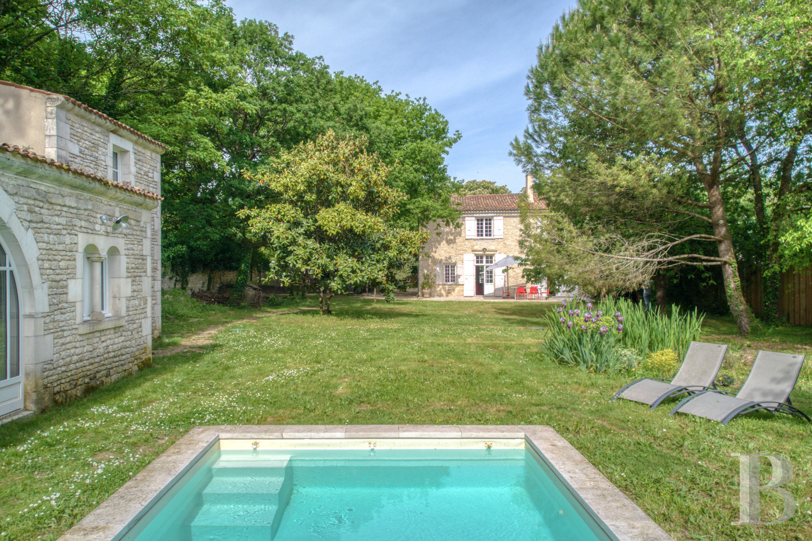 A renovated house on a wine-growing estate just outside La Rochelle in Charente-Maritime - photo  n°21