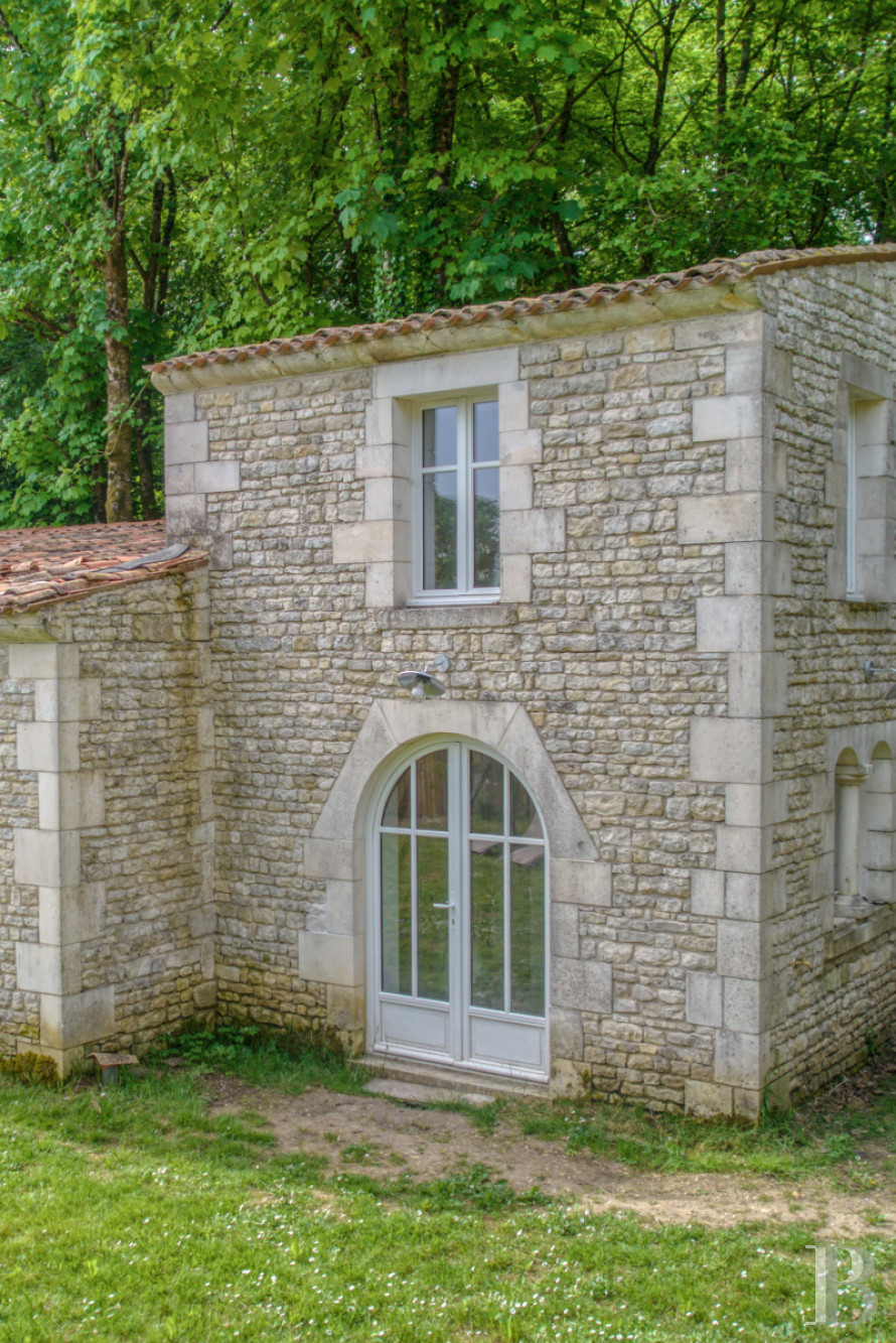 A renovated house on a wine-growing estate just outside La Rochelle in Charente-Maritime - photo  n°5