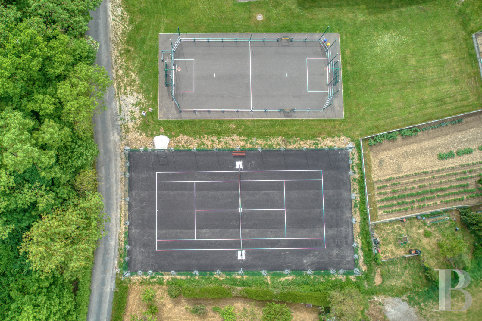 A renovated house on a wine-growing estate just outside La Rochelle in Charente-Maritime - photo  n°3