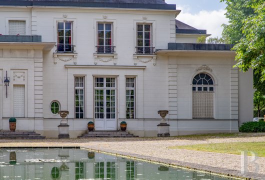 ile-de-france - Un appartement de 295 m², entièrement rénové, dans un château néo-classique, à 30 min de Paris