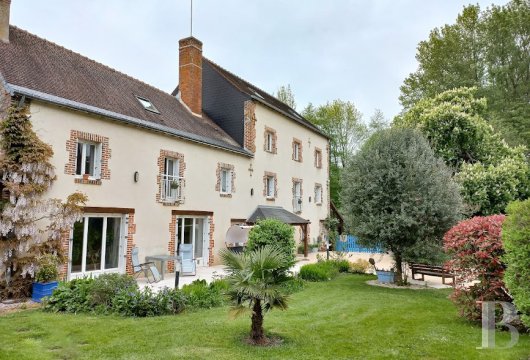 pays-de-loire - Entre Tours et Vendôme, un ancien moulin entièrement rénové, ses dépendances et son parc arboré de 1,3 ha