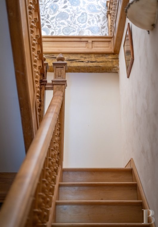 Dans le Lot-et-Garonne, à l’est de Villeneuve-sur-Lot, un château d’origine médiévale surplombant la rivière  - photo  n°28