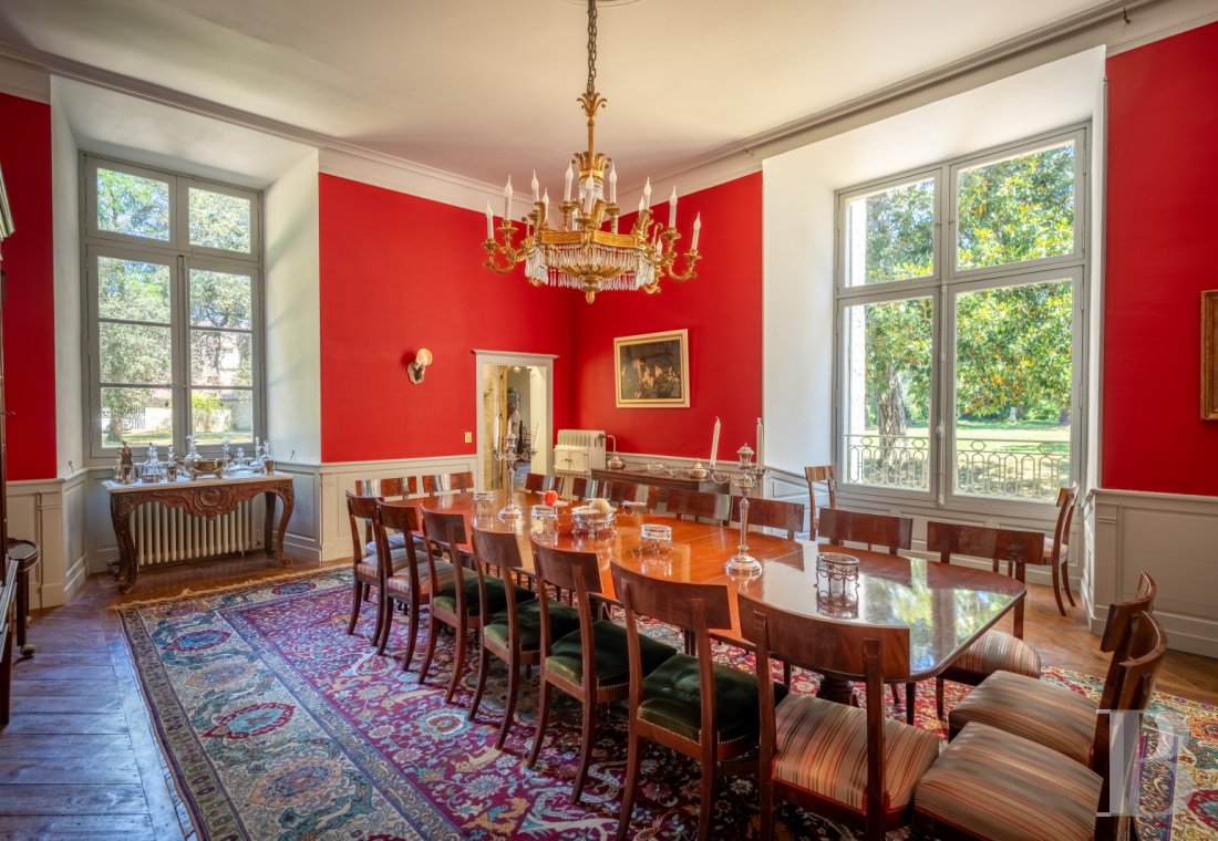 Dans le Lot-et-Garonne, à l’est de Villeneuve-sur-Lot, un château d’origine médiévale surplombant la rivière  - photo  n°10