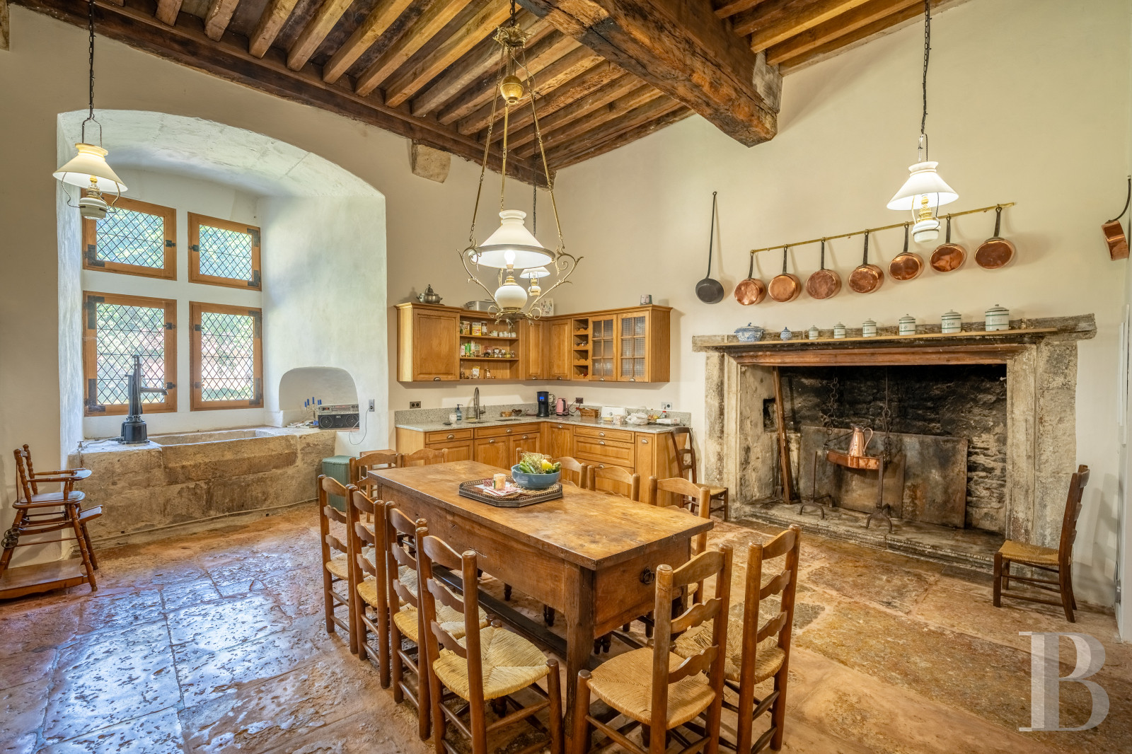 Dans le Lot-et-Garonne, à l’est de Villeneuve-sur-Lot, un château d’origine médiévale surplombant la rivière  - photo  n°17