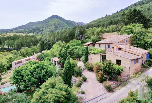 provence-cote-dazur - A 17th- and 18th-century hamlet converted into accommodation,  10 minutes from Sisteron, high above the Jabron Valley