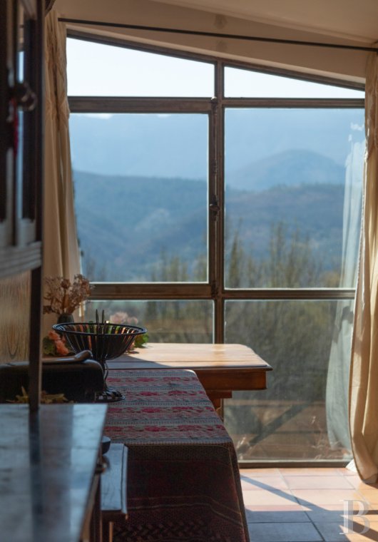 Character houses for sale - provence-cote-dazur - En hauteur de la vallée du Jabron, à 10 min de Sisteron,  un hameau des 17e et 18e s. transformé en lieu d’hébergement 