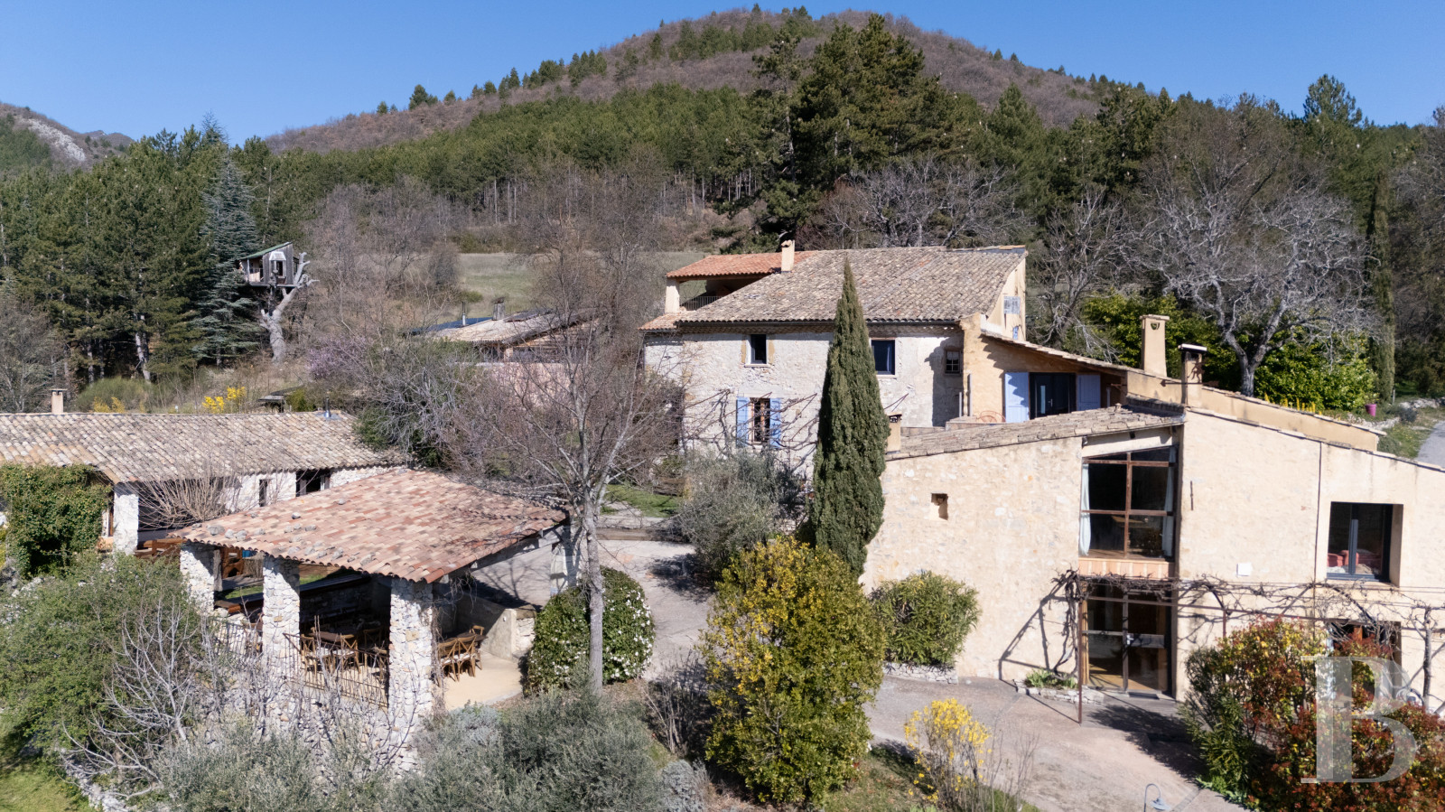 A 17th-century farmhouse facing the Lure mountain, west of Sisteron, in Alpes-de-Haute-Provence  - photo  n°10