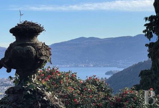 An Art Nouveau villa overlooking Lake Maggiore in Vignone, Italy - photo  n°3
