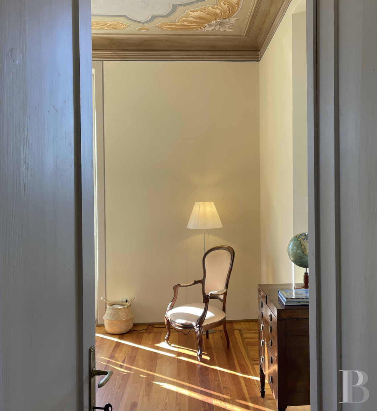 An Art Nouveau villa overlooking Lake Maggiore in Vignone, Italy - photo  n°12